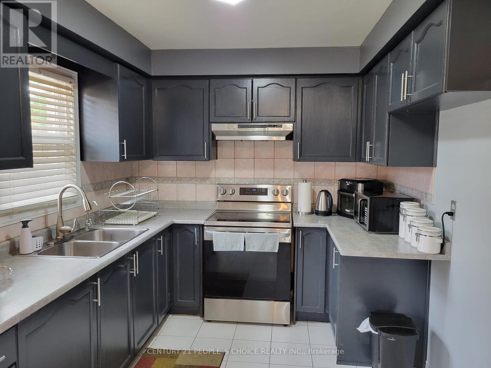 Property at 164 CINRICKBAR DRIVE image 5
