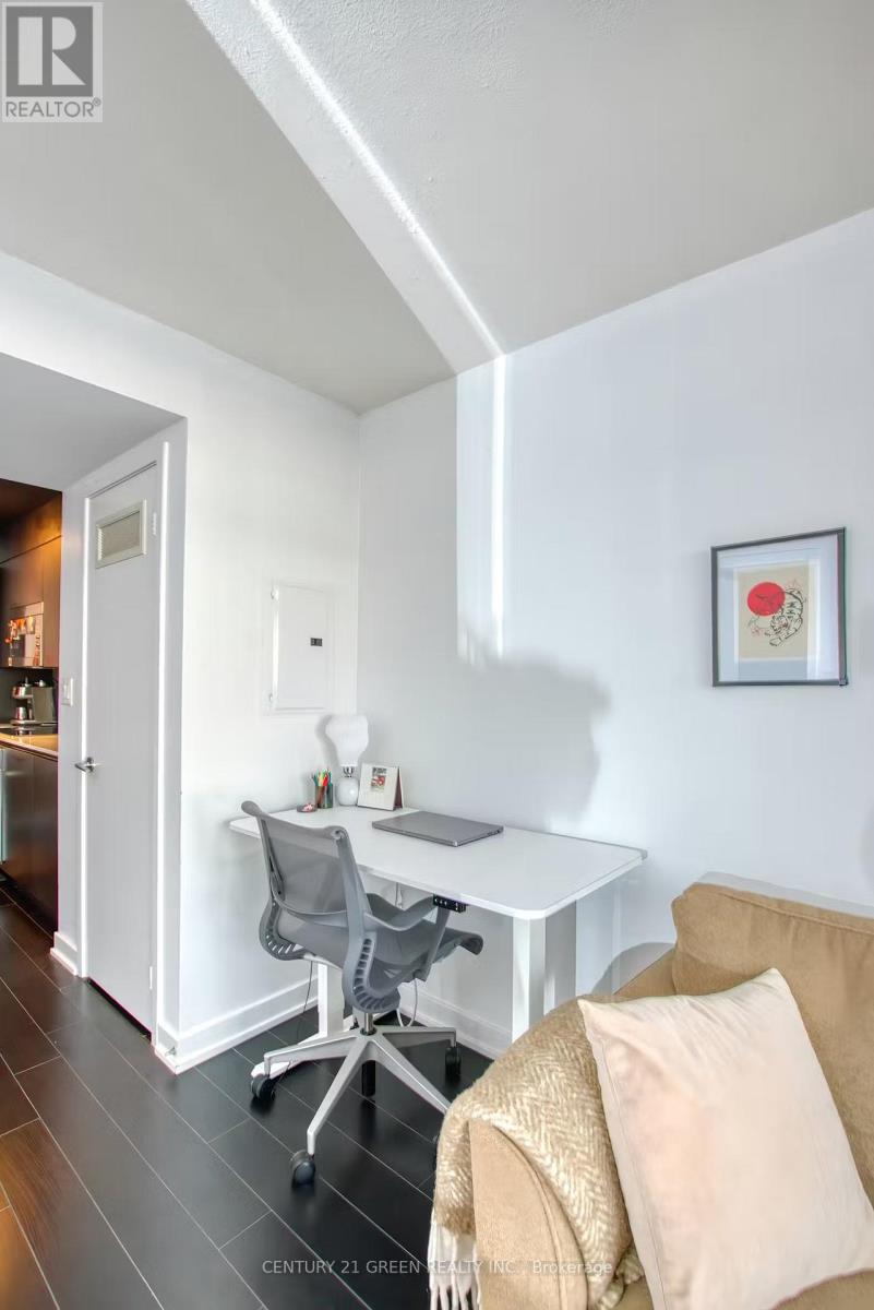 2308 - 15 Iceboat Terrace, Toronto, Ontario  M5V 4A5 - Photo 11 - C12353899