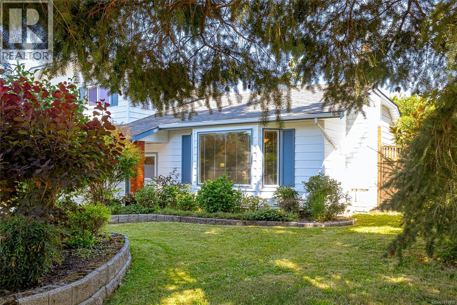 Property at 918 Damelart Way image 3