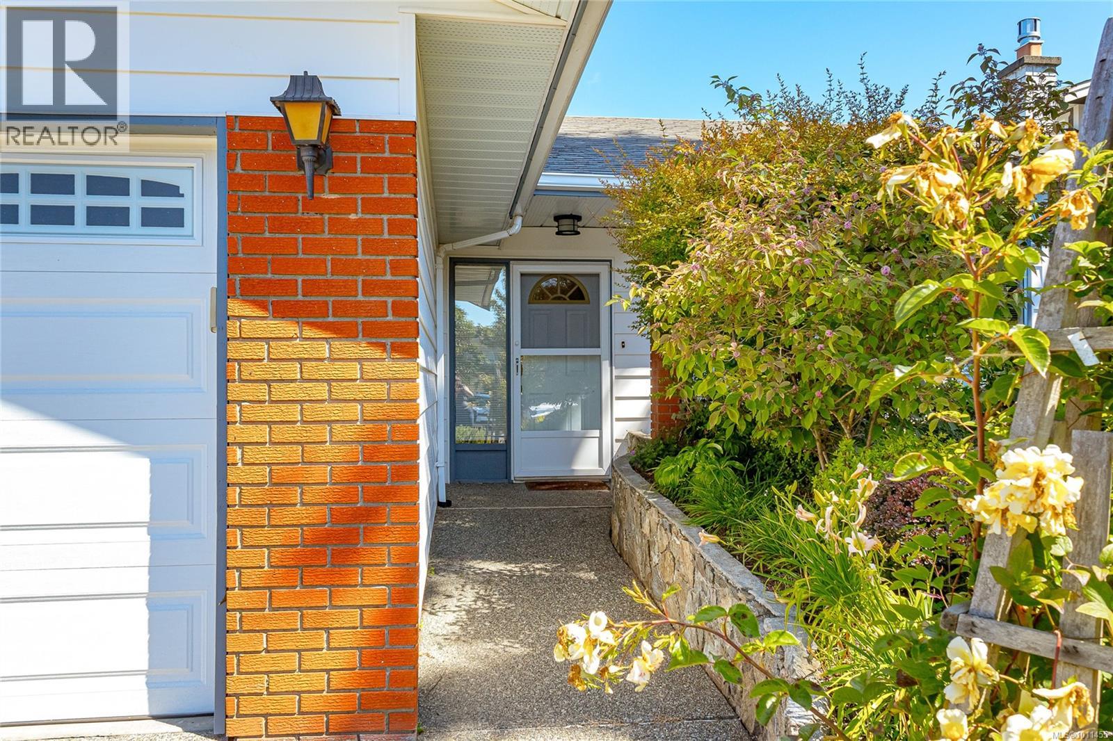 Property at 918 Damelart Way image 5