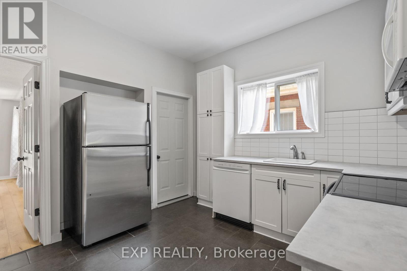 1 - 318 Ashland Avenue, London East, Ontario  N5W 4E6 - Photo 11 - X12353895