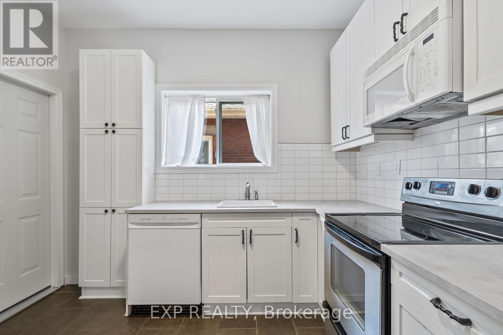 1 - 318 Ashland Avenue, London East, Ontario  N5W 4E6 - Photo 12 - X12353895