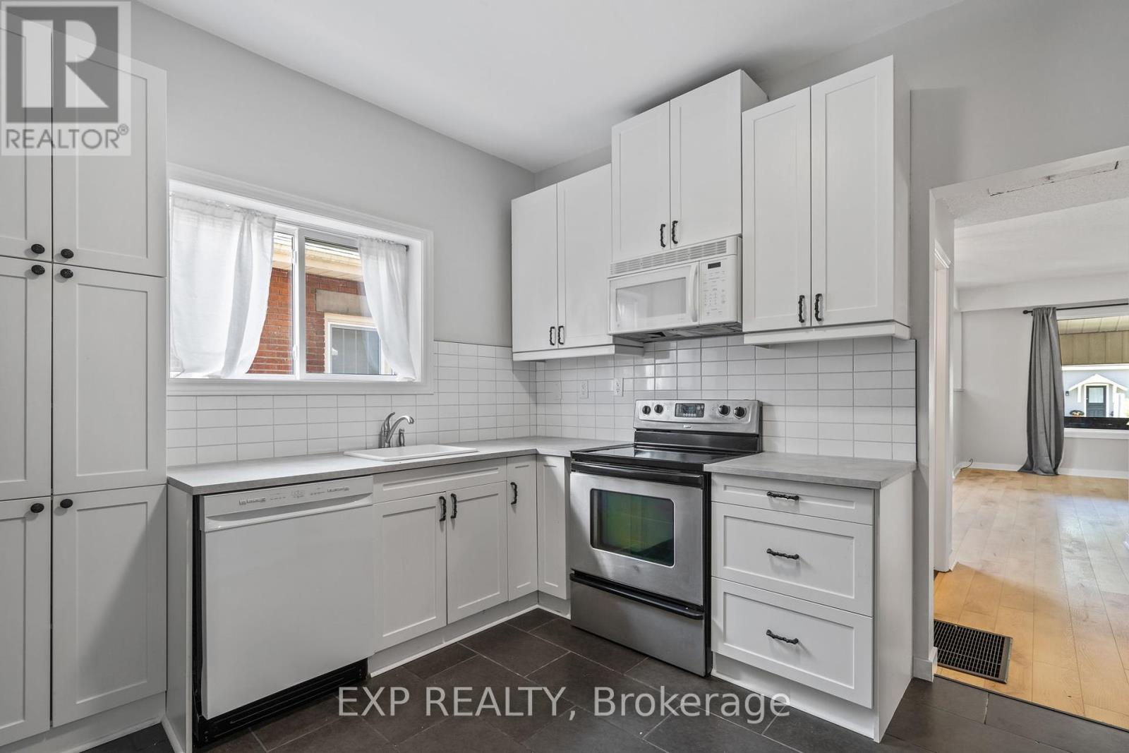 1 - 318 Ashland Avenue, London East, Ontario  N5W 4E6 - Photo 13 - X12353895