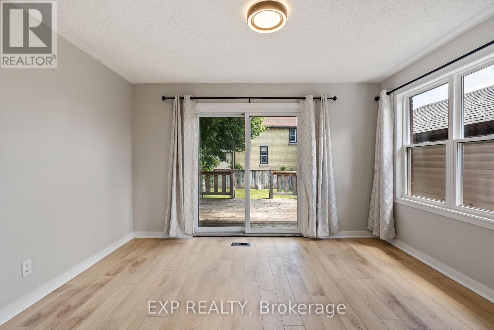 1 - 318 Ashland Avenue, London East, Ontario  N5W 4E6 - Photo 16 - X12353895