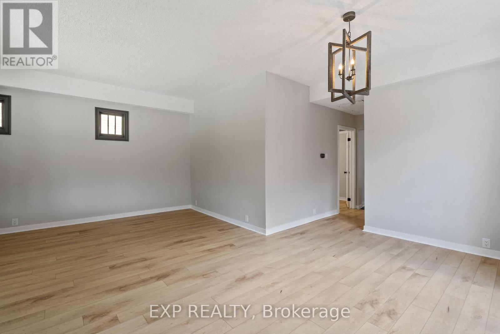 1 - 318 Ashland Avenue, London East, Ontario  N5W 4E6 - Photo 5 - X12353895