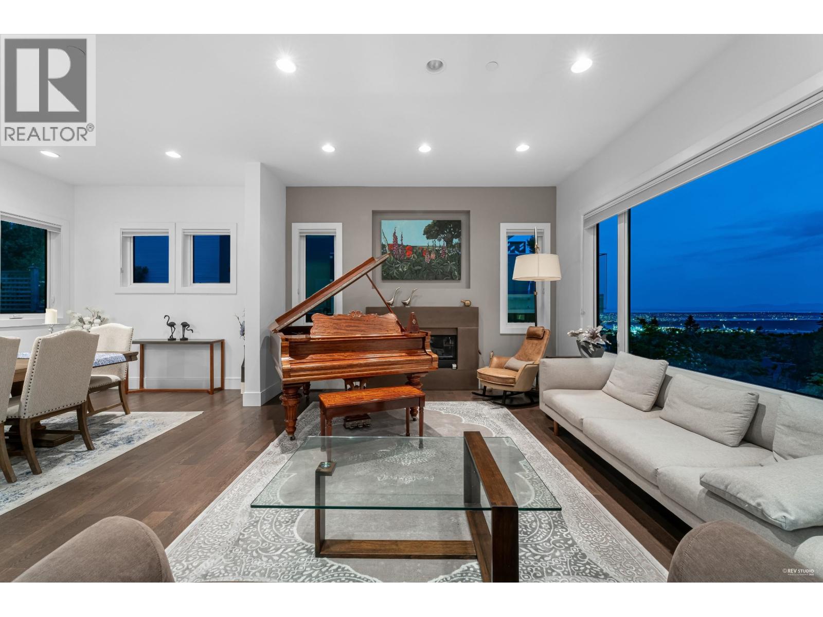 Property at 4061 ST. PAULS AVENUE image 4
