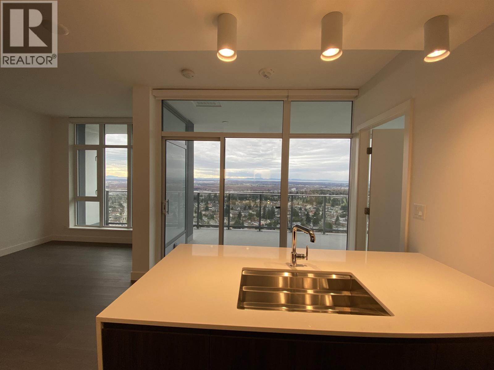 2706 6511 Sussex Avenue, Burnaby, British Columbia  V5H 3B1 - Photo 5 - R3038836