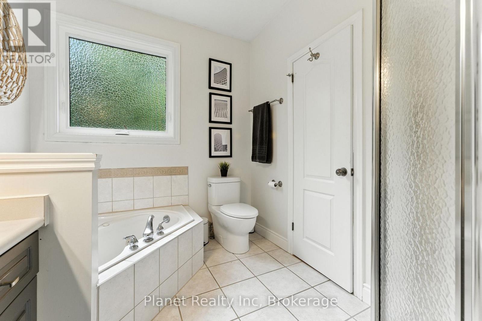 63 Truesdale Crescent, Guelph, Ontario  N1G 5H3 - Photo 22 - X12353924