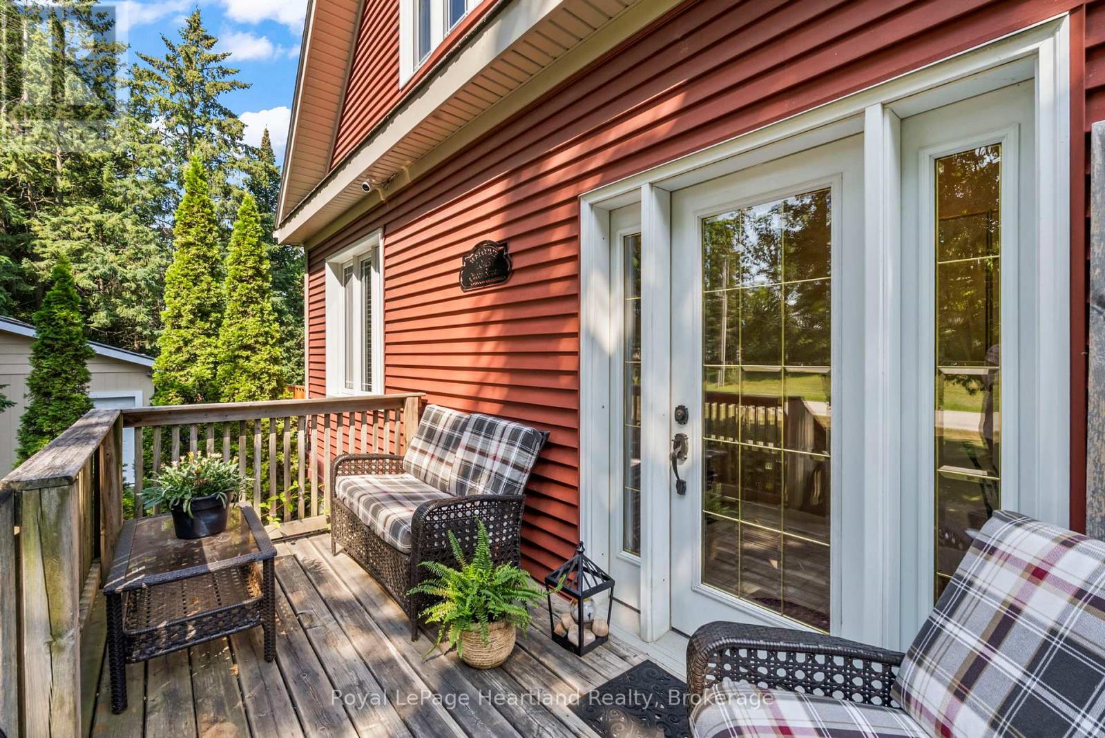 1043 Queen Street, Howick, Ontario  N0G 2X0 - Photo 11 - X12353927