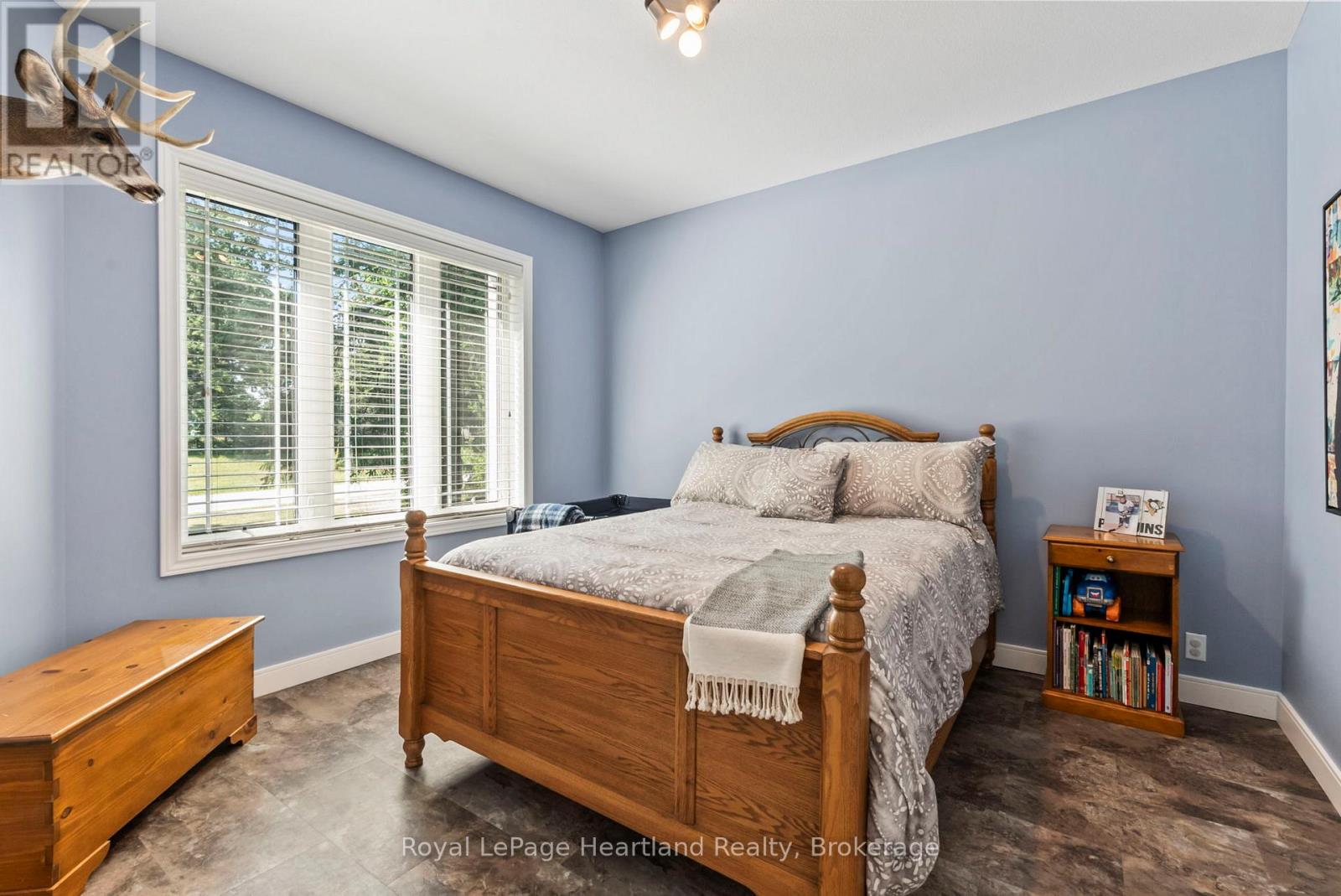 1043 Queen Street, Howick, Ontario  N0G 2X0 - Photo 15 - X12353927