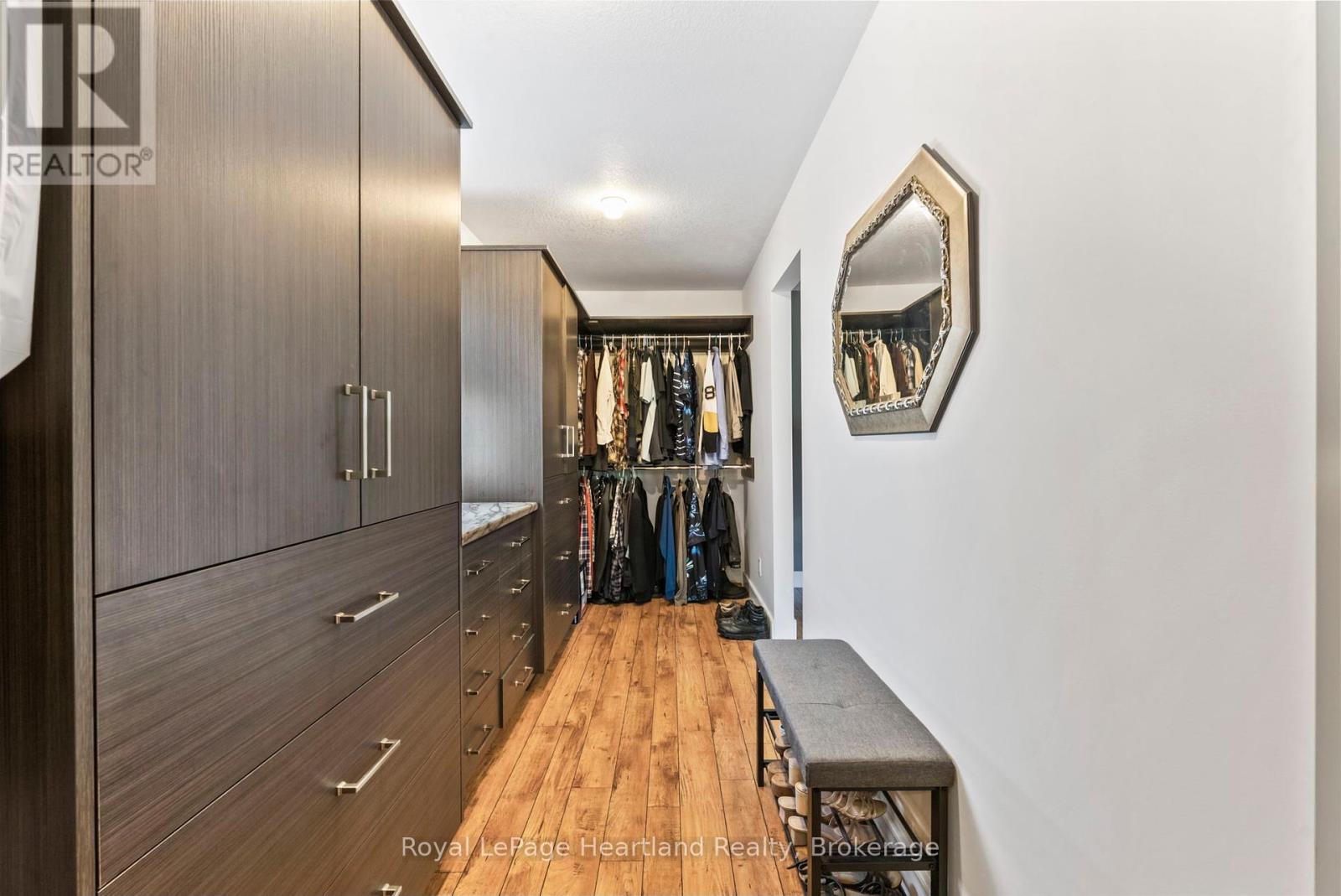 1043 Queen Street, Howick, Ontario  N0G 2X0 - Photo 34 - X12353927