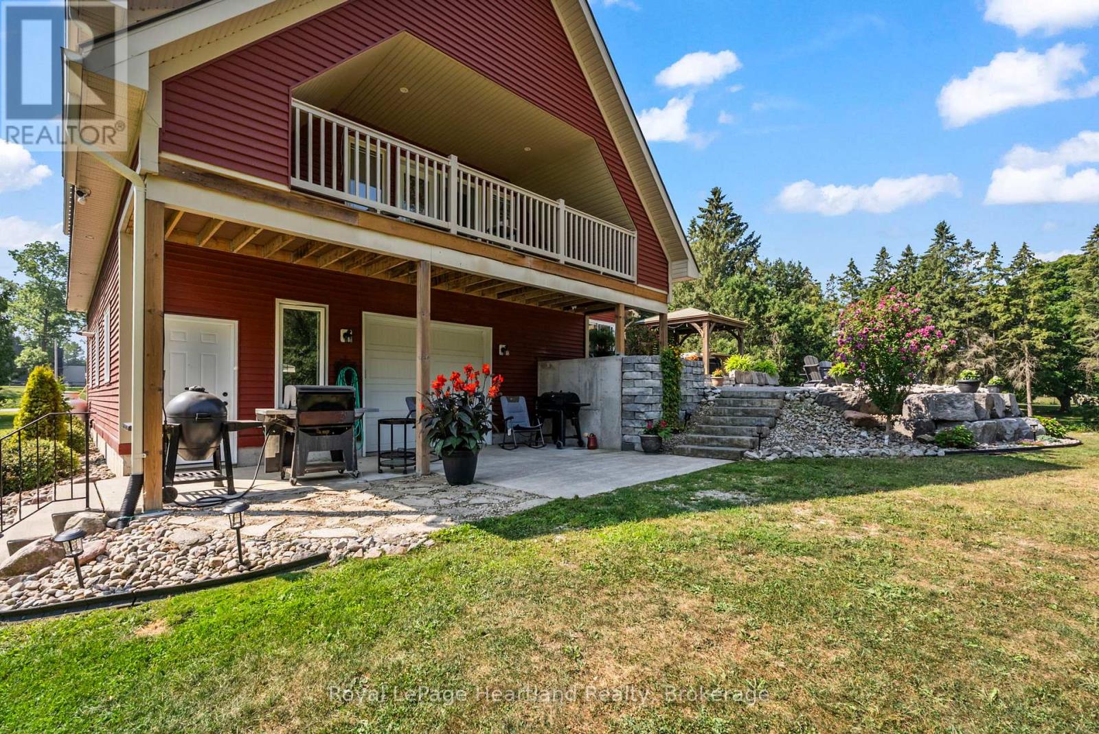 1043 Queen Street, Howick, Ontario  N0G 2X0 - Photo 37 - X12353927