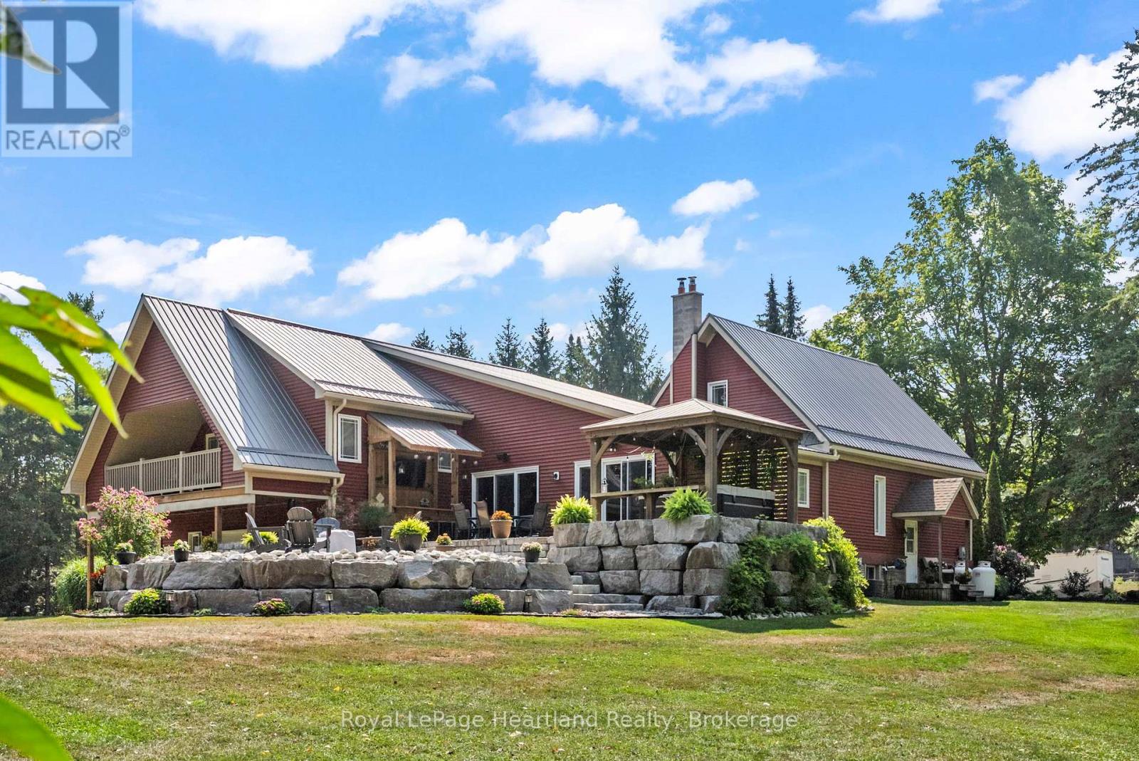 1043 Queen Street, Howick, Ontario  N0G 2X0 - Photo 39 - X12353927