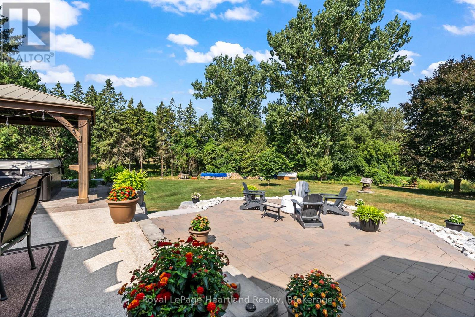 1043 Queen Street, Howick, Ontario  N0G 2X0 - Photo 44 - X12353927