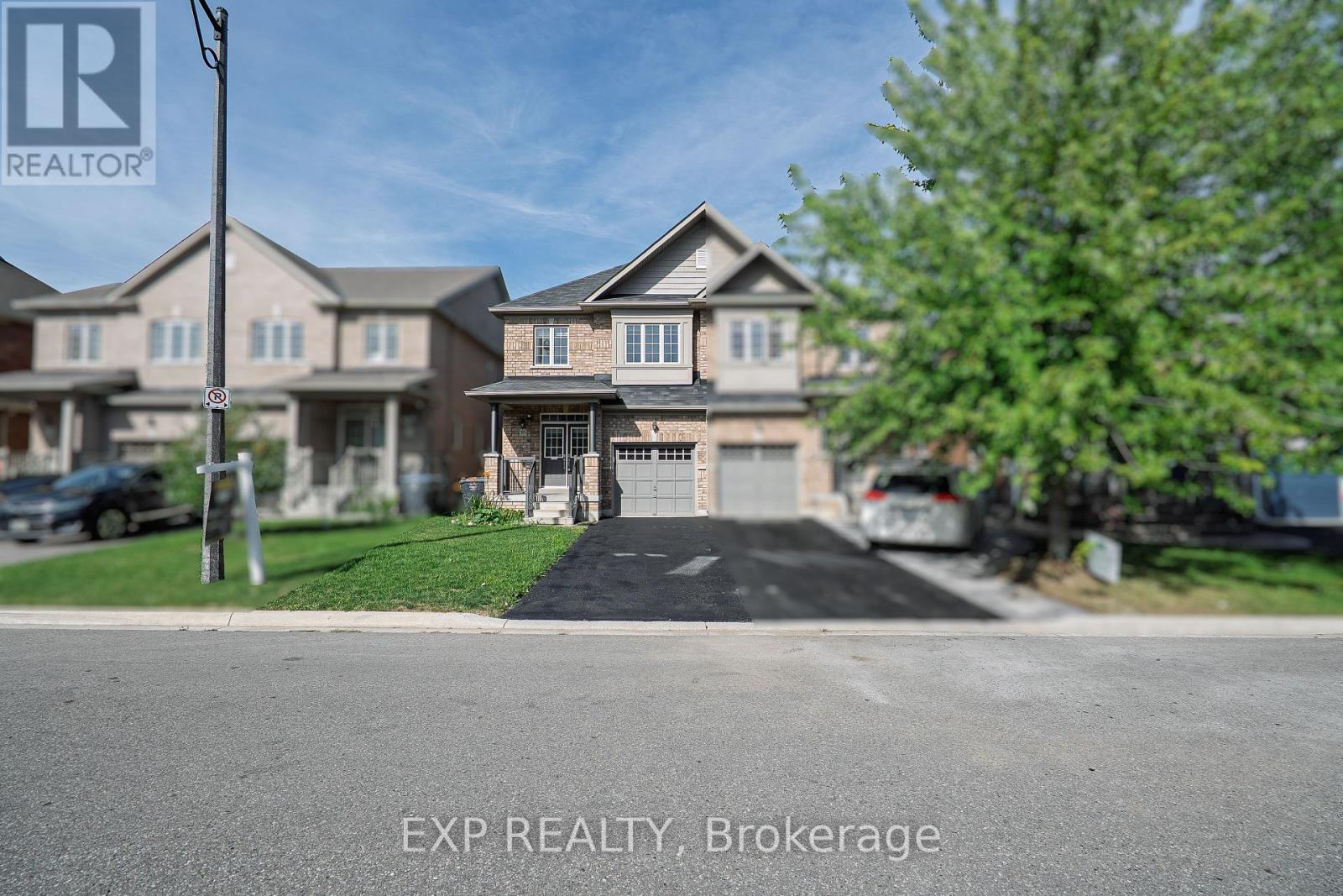 Property at 16 BLACKBERRY VALLEY CRESCENT image 2