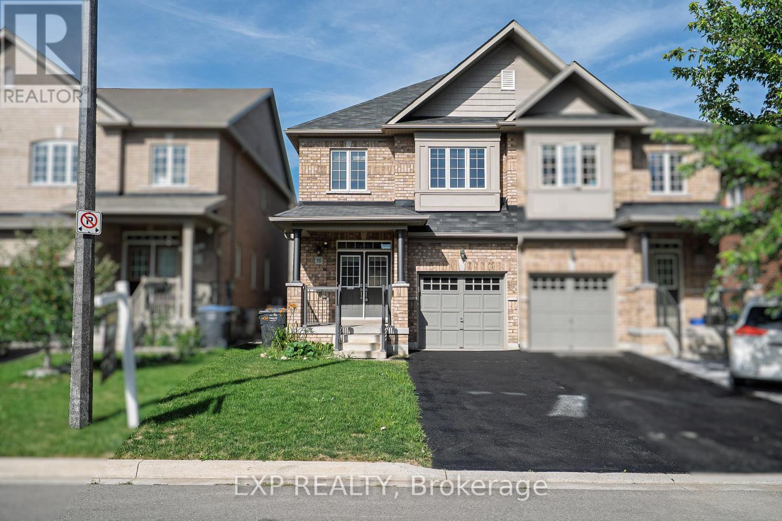 Property at 16 BLACKBERRY VALLEY CRESCENT image 3