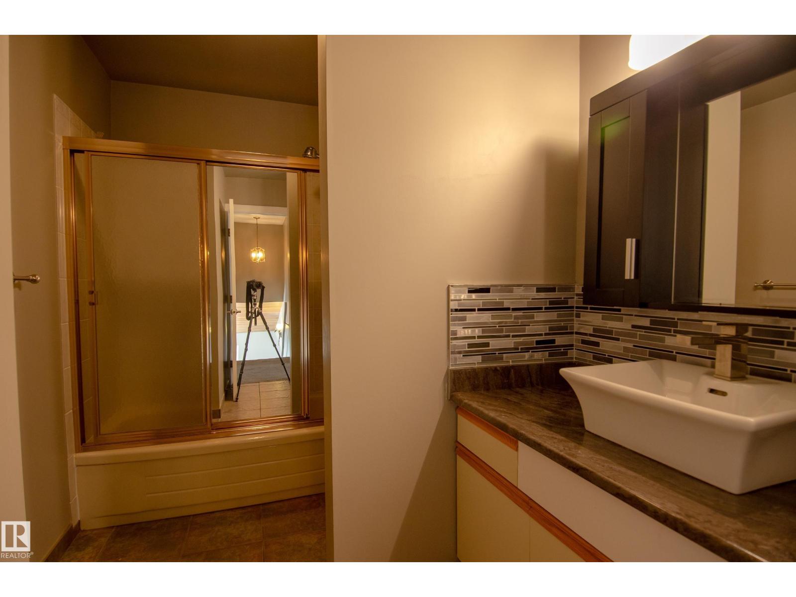 843 Wanyandi Rd Nw, Edmonton, Alberta  T5T 2X3 - Photo 17 - E4453763