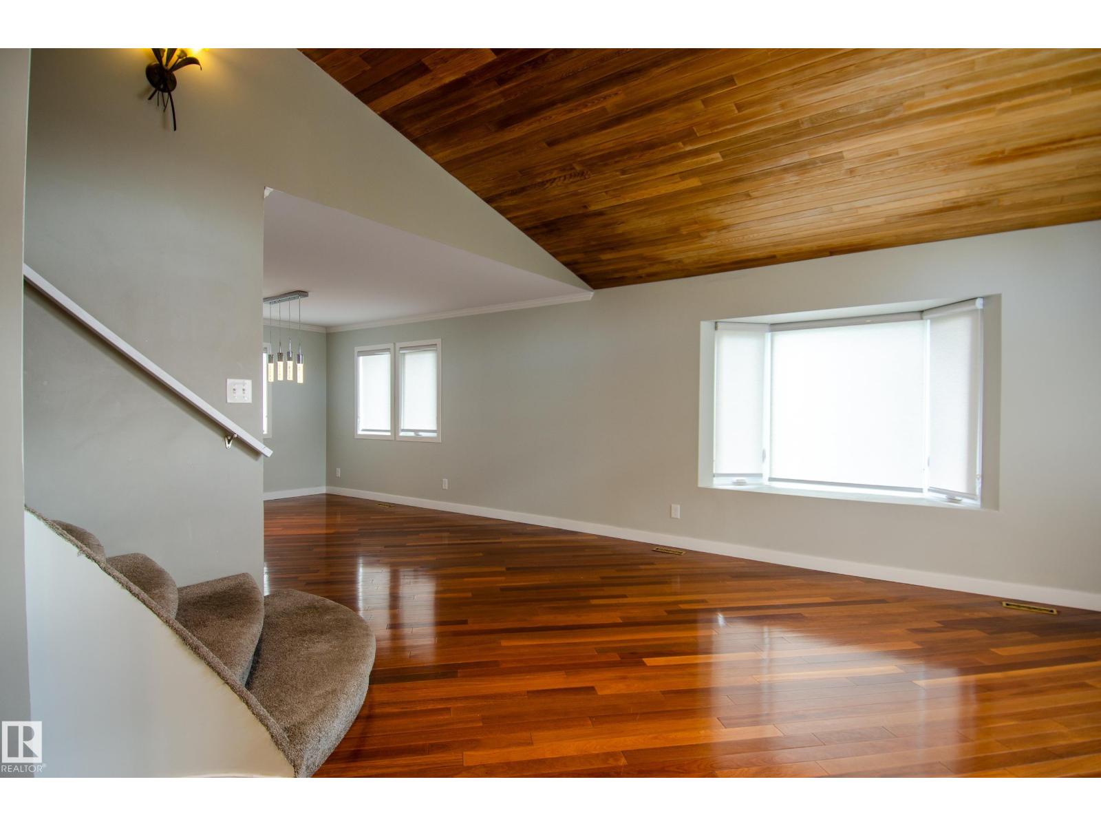 843 Wanyandi Rd Nw, Edmonton, Alberta  T5T 2X3 - Photo 3 - E4453763