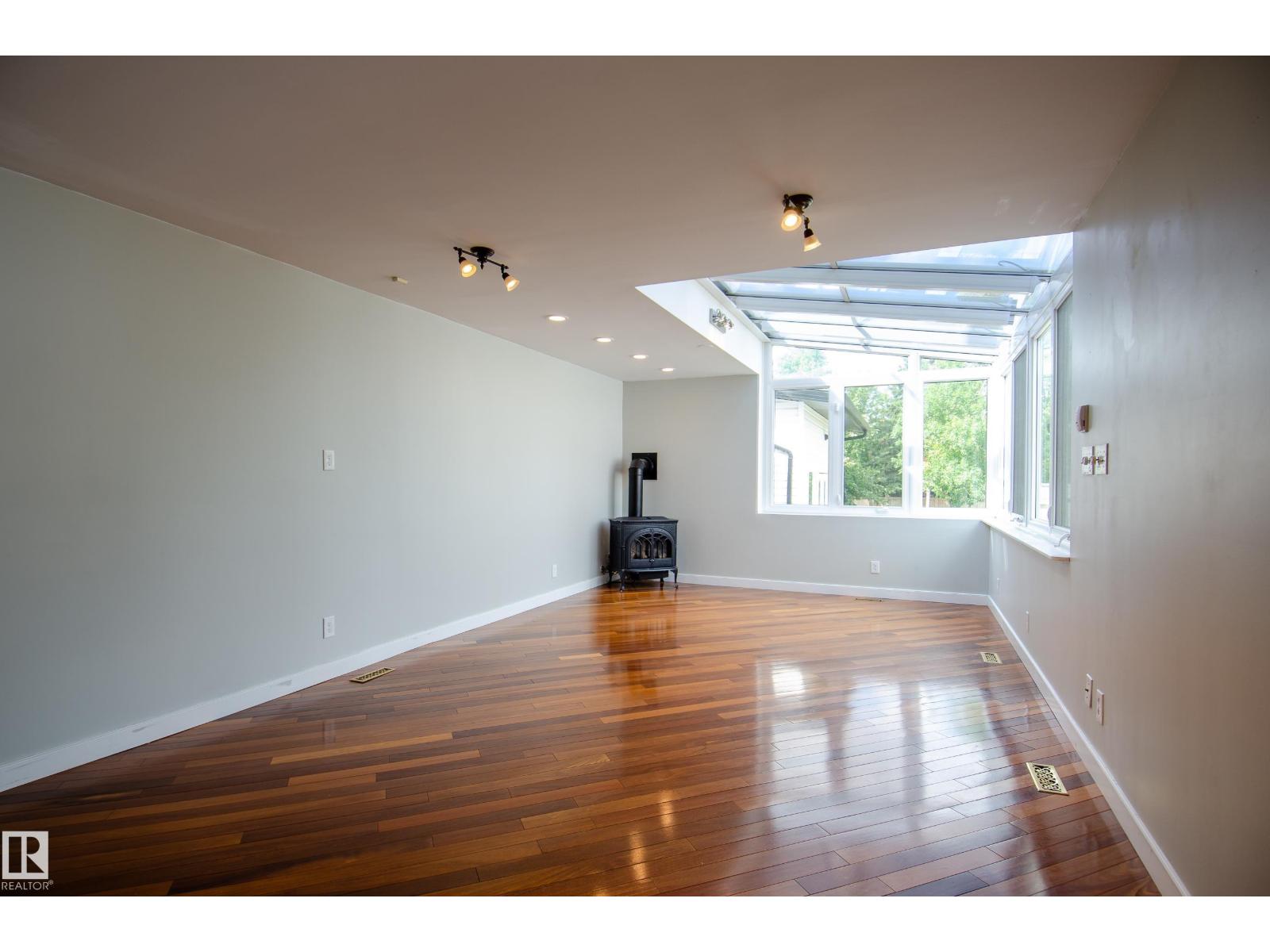 843 Wanyandi Rd Nw, Edmonton, Alberta  T5T 2X3 - Photo 8 - E4453763