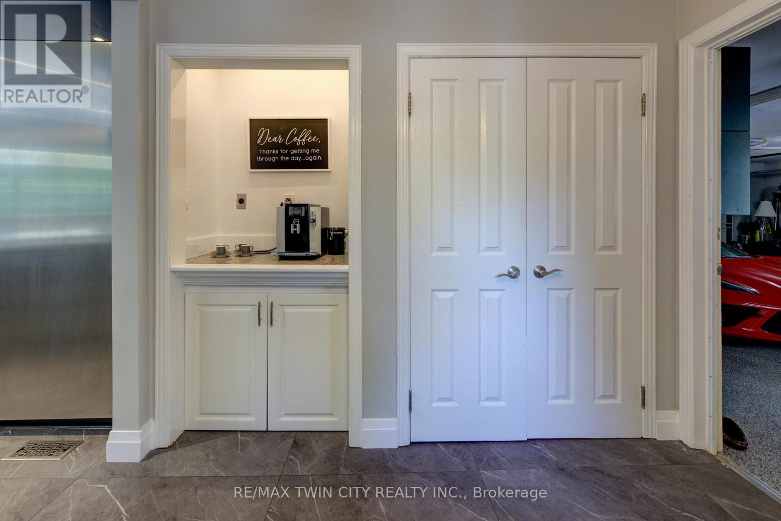 2080 Beaverdale Road, Cambridge, Ontario  N3H 4R7 - Photo 17 - X12353933