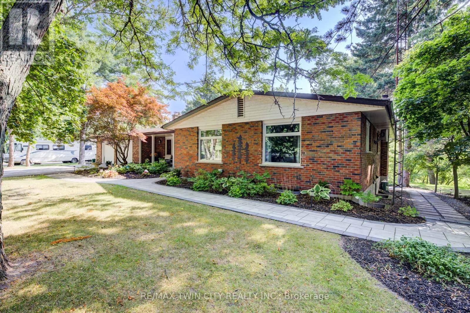 2080 Beaverdale Road, Cambridge, Ontario  N3H 4R7 - Photo 3 - X12353933