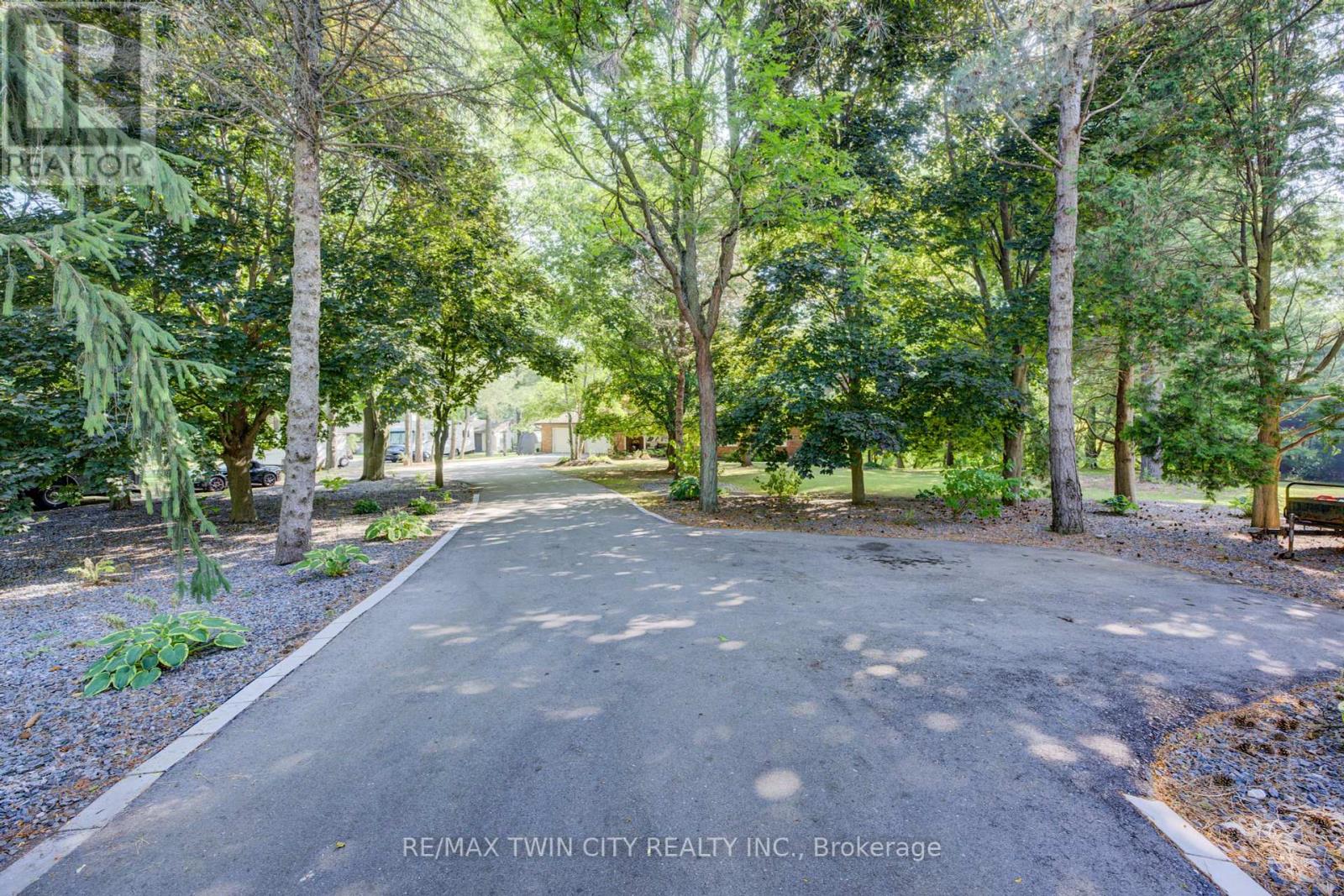 2080 Beaverdale Road, Cambridge, Ontario  N3H 4R7 - Photo 46 - X12353933