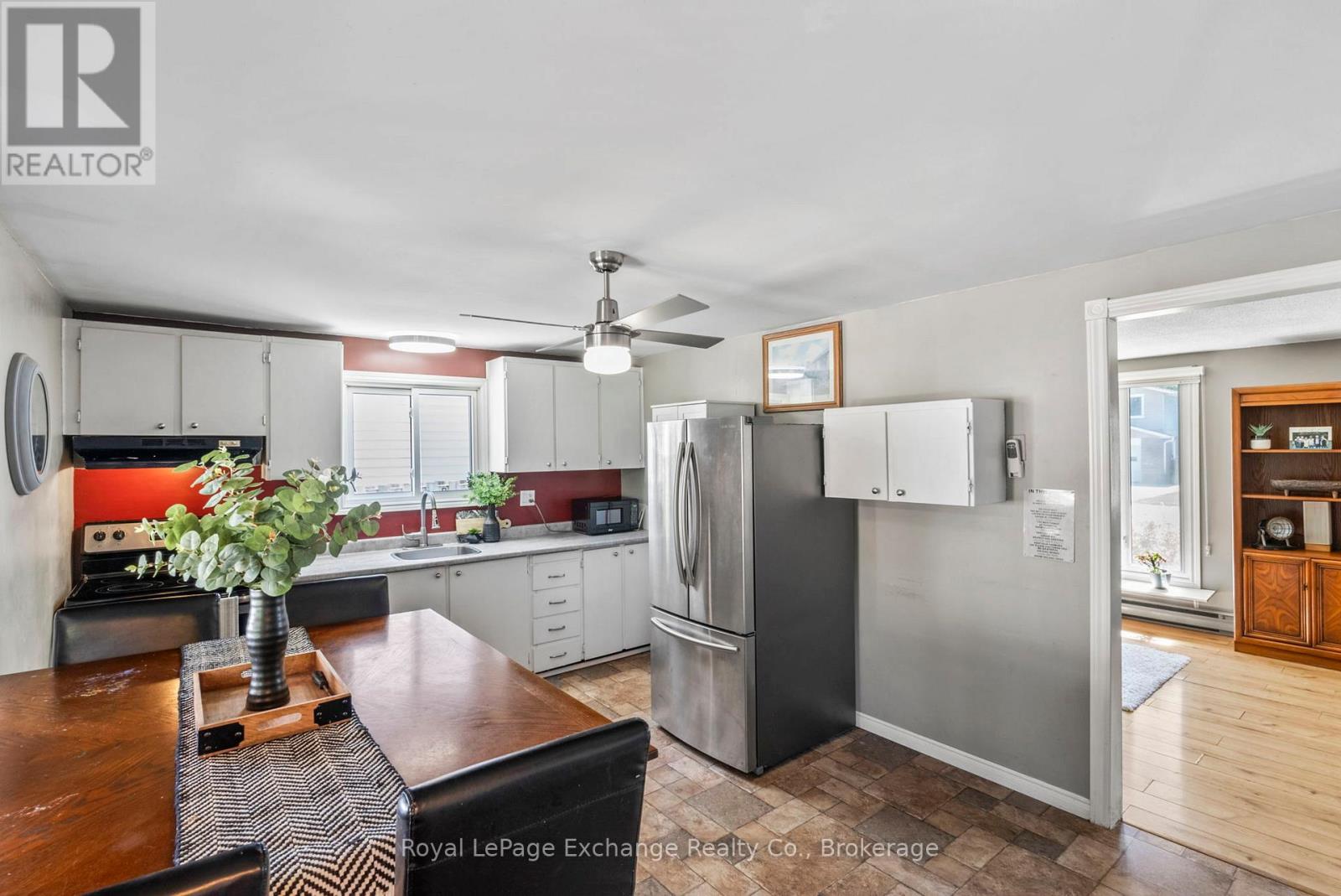 759 Palmateer Drive, Kincardine, Ontario  N2Z 1R8 - Photo 12 - X12353957