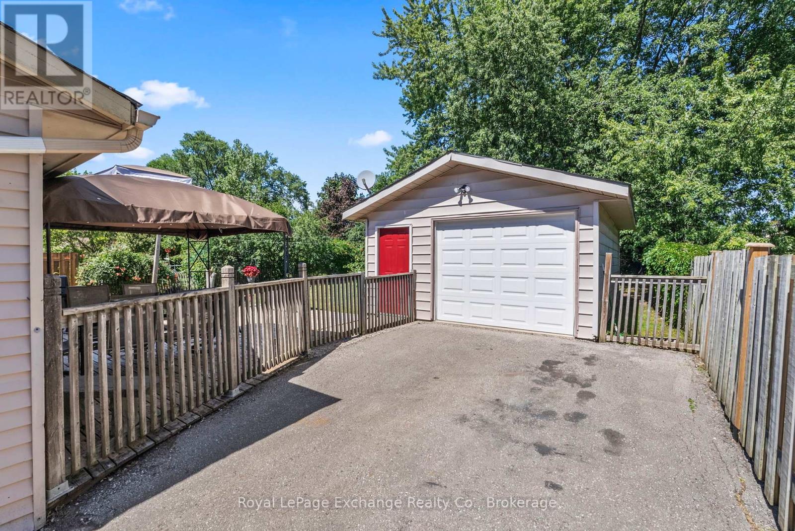 759 Palmateer Drive, Kincardine, Ontario  N2Z 1R8 - Photo 5 - X12353957