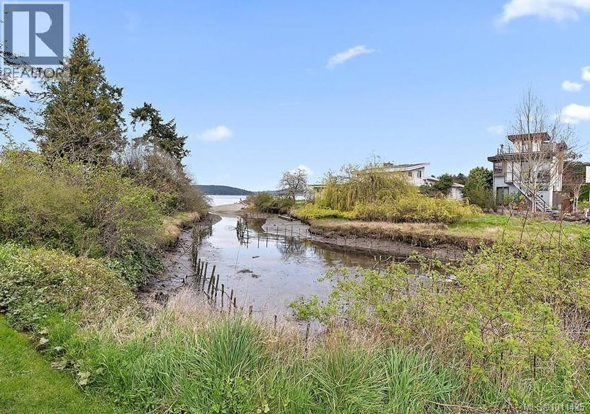 Property at 10231 Resthaven Dr image 4
