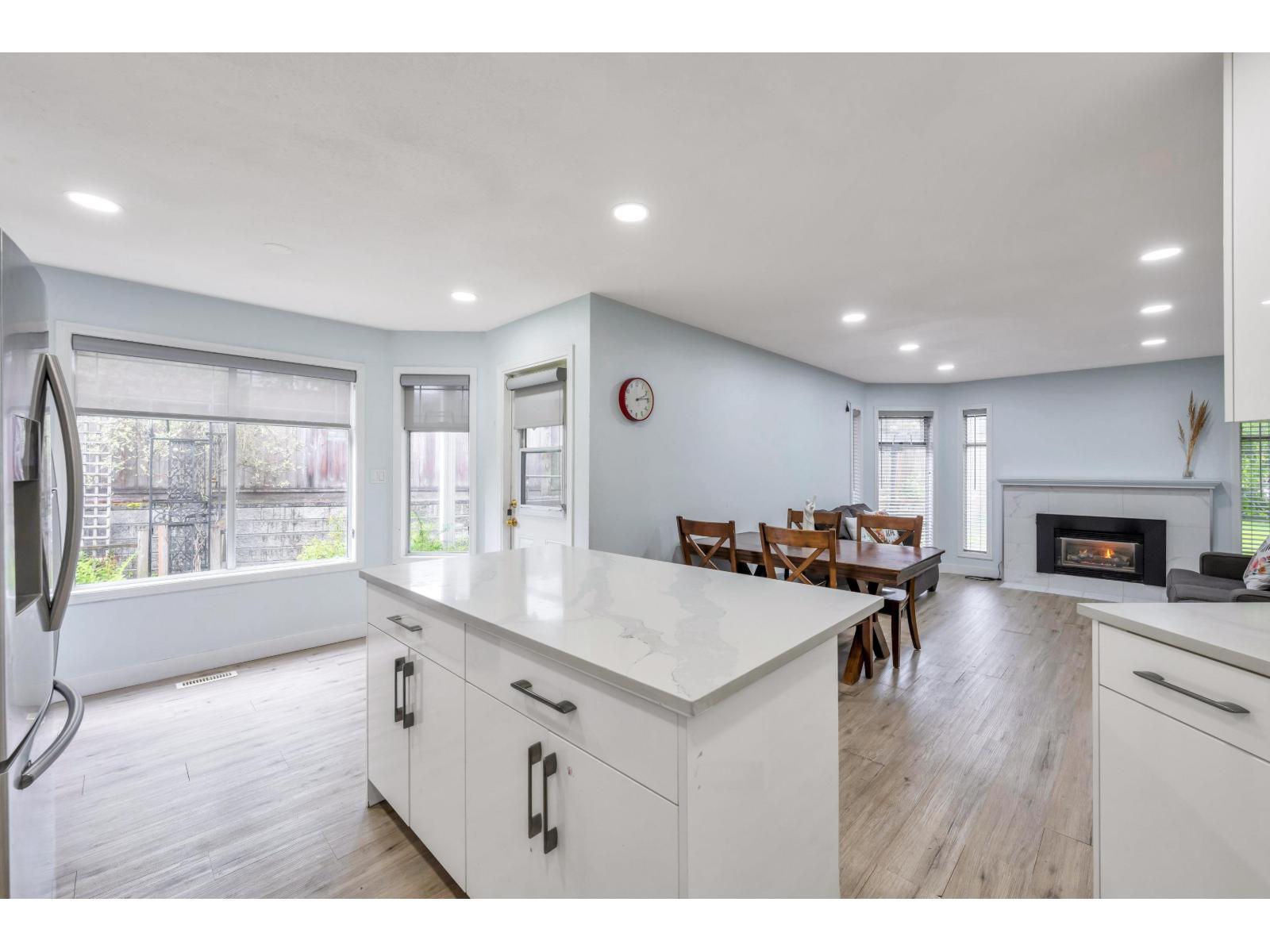 Property at 11142 85A AVENUE image 2