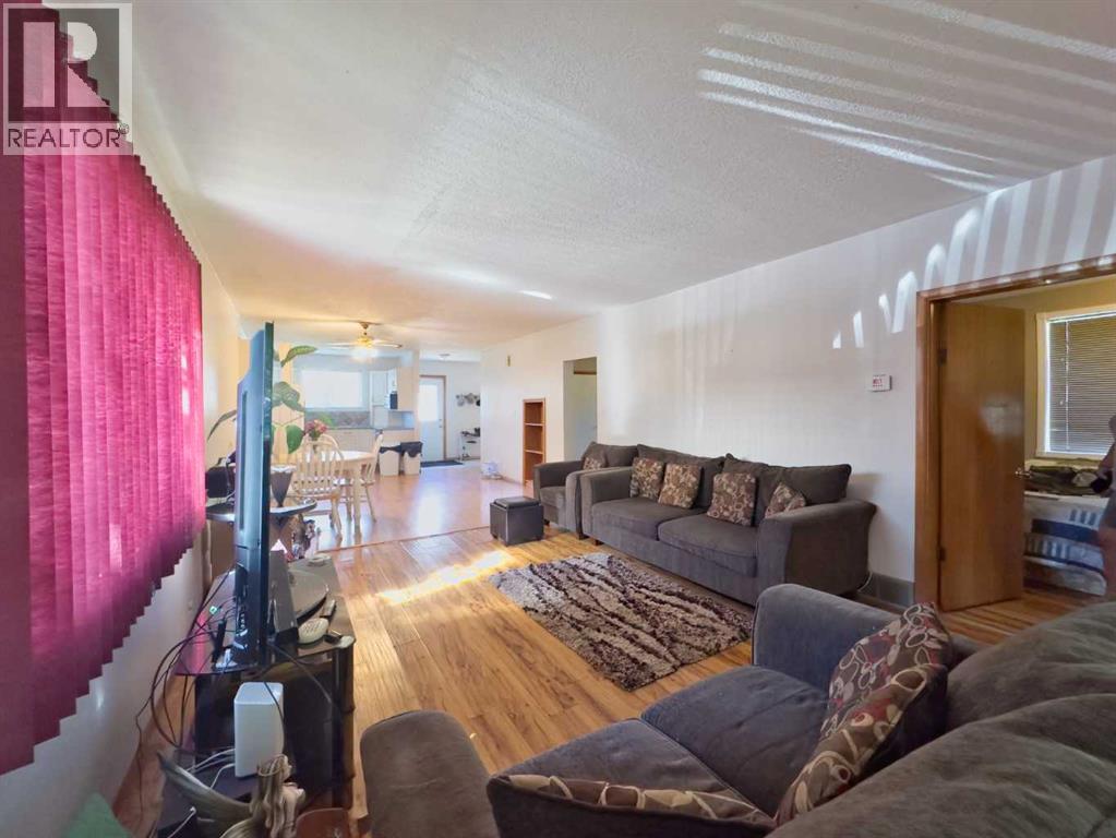 Property at 13205 15 Avenue image 5
