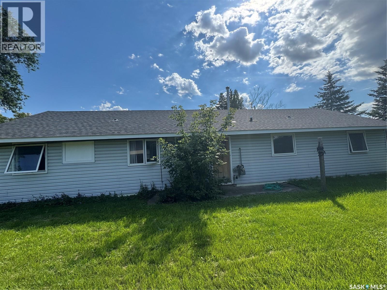 421 Mckenzie Street, Outlook, Saskatchewan  S0L 2N0 - Photo 5 - SK016078