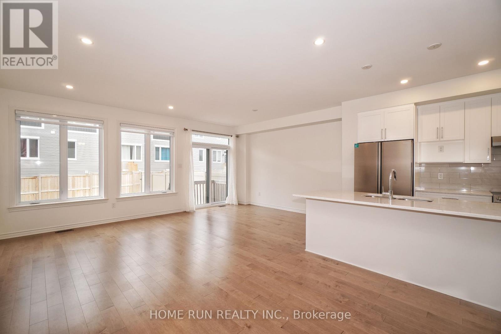 517 Sonmarg Crescent, Ottawa, Ontario  K2J 0V1 - Photo 5 - X12354018