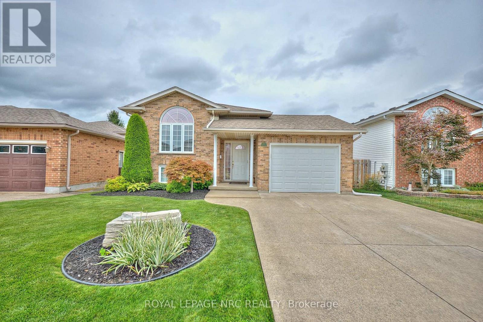 8105 Citation Road, Niagara Falls, Ontario  L2H 3H7 - Photo 2 - X12354000
