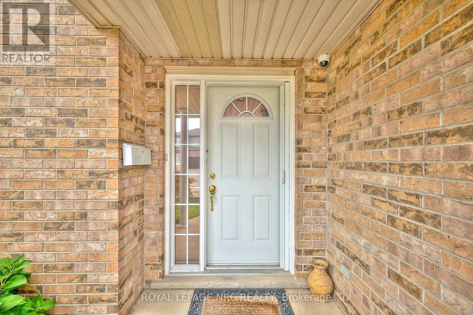 8105 Citation Road, Niagara Falls, Ontario  L2H 3H7 - Photo 3 - X12354000