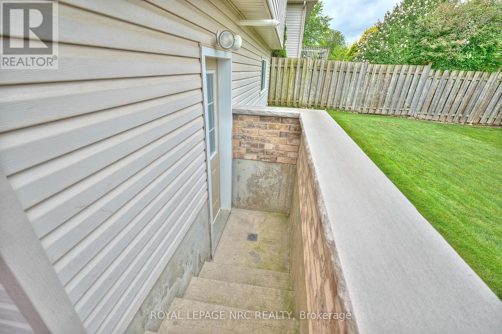 8105 Citation Road, Niagara Falls, Ontario  L2H 3H7 - Photo 37 - X12354000