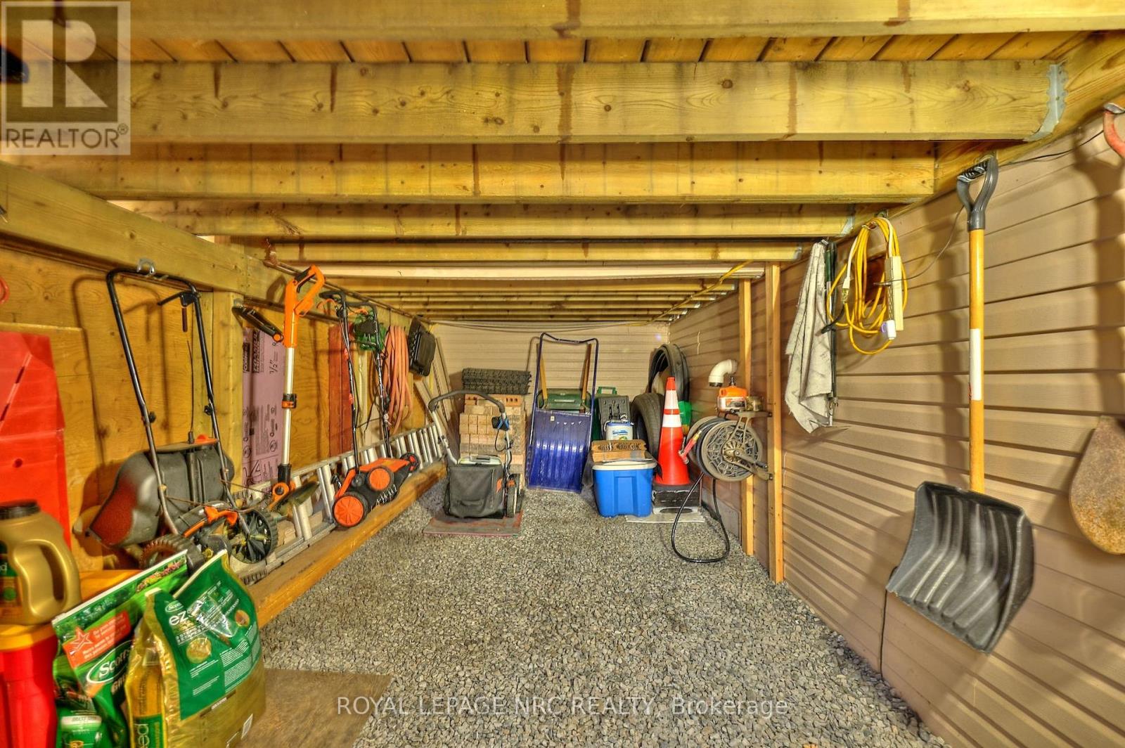 8105 Citation Road, Niagara Falls, Ontario  L2H 3H7 - Photo 38 - X12354000