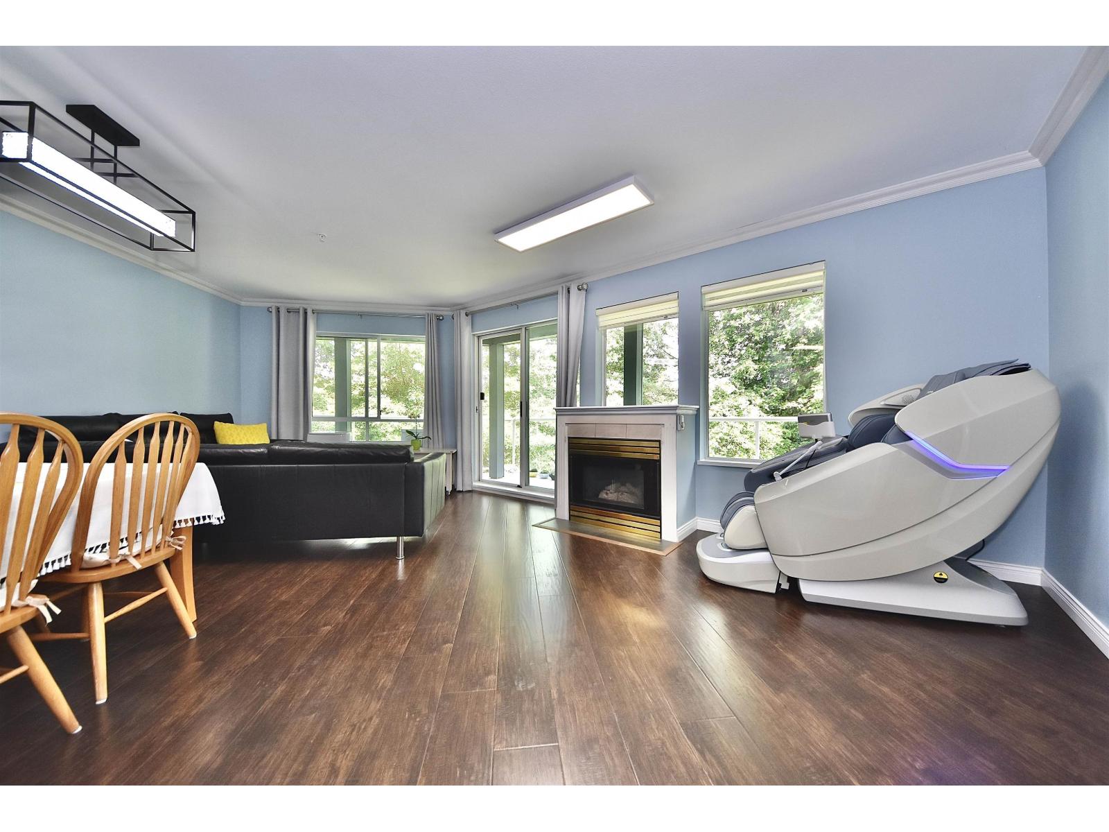 Property at 205 27358 32 AVENUE image 3
