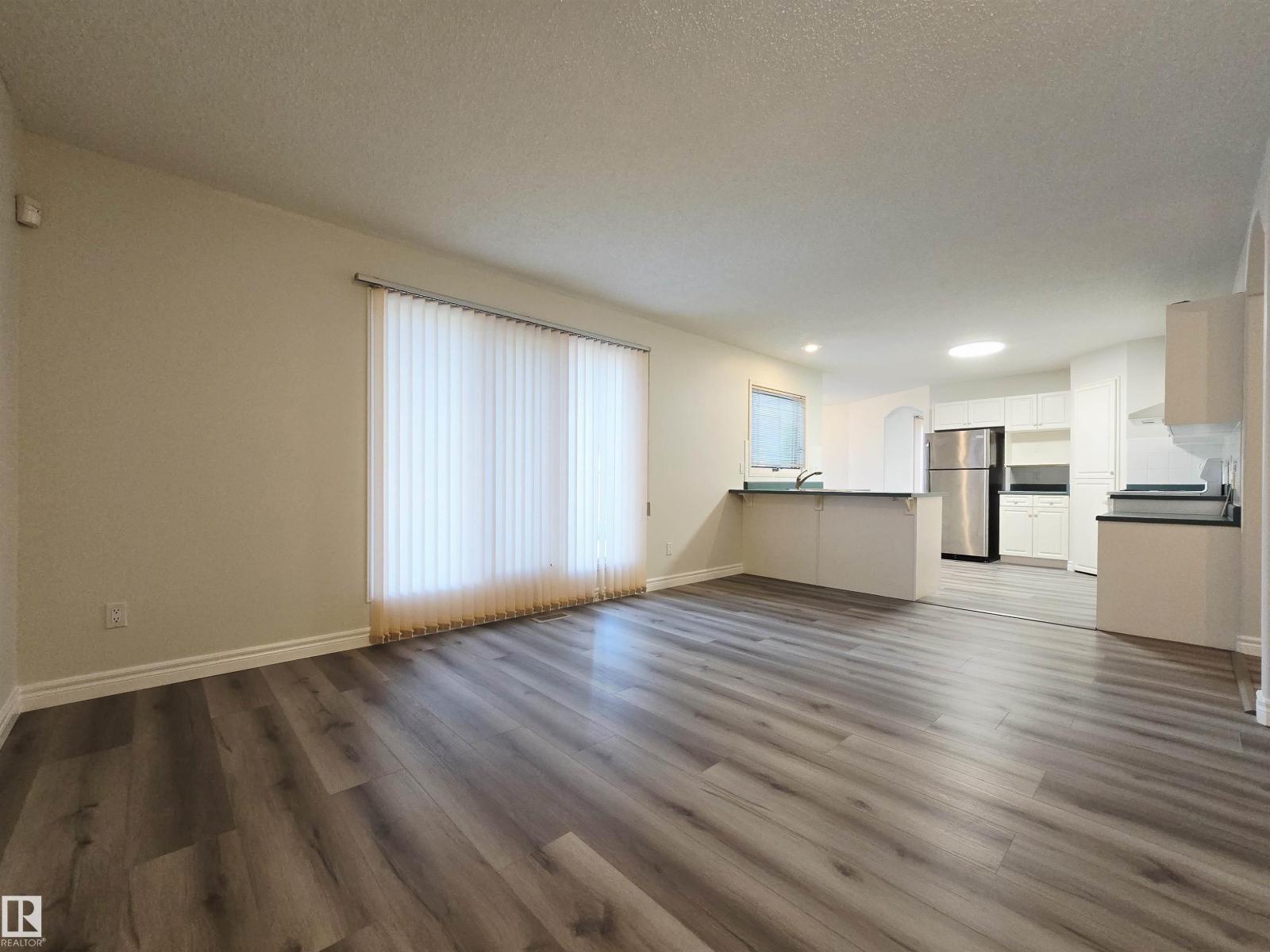 Property at 738 Burton CR NW image 4