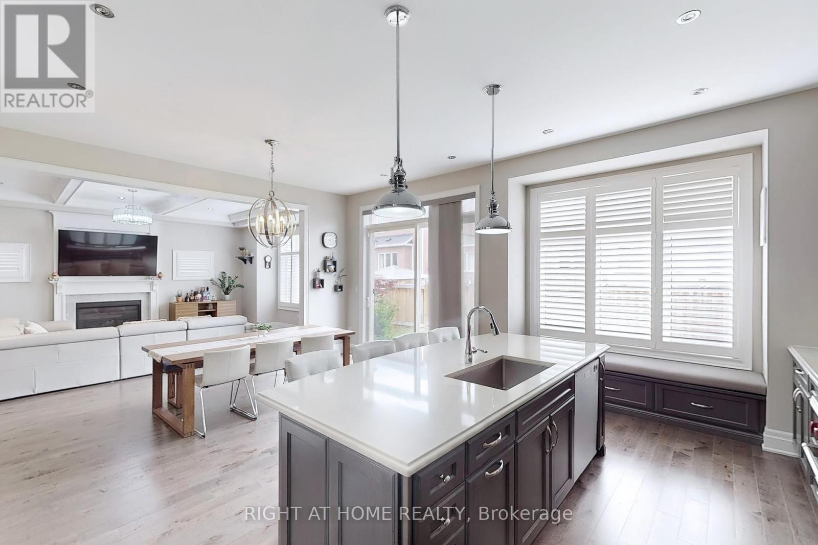 421 Ginger Gate N, Oakville, Ontario  L6M 1N2 - Photo 19 - W12354034