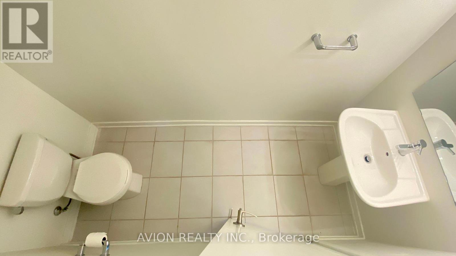 # 2 - 3546 Colonial Drive, Mississauga, Ontario  L5L 0C1 - Photo 12 - W12354036