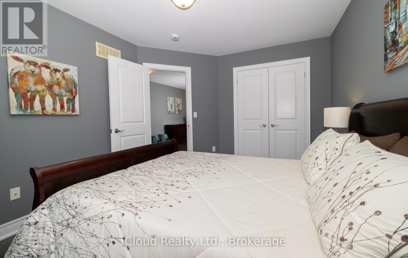 9305 Eagle Ridge Drive, Niagara Falls (Forestview), Ontario  L2H 0G4 - Photo 22 - X12354065