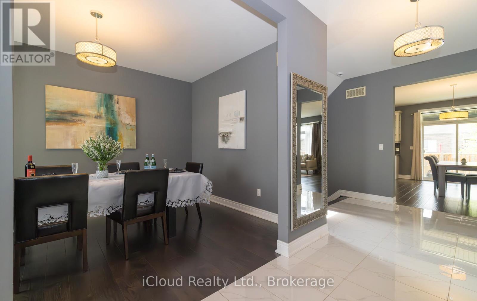 9305 Eagle Ridge Drive, Niagara Falls (Forestview), Ontario  L2H 0G4 - Photo 4 - X12354065