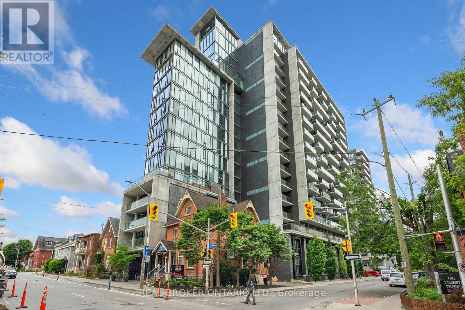 1208 - 224 Lyon Street N, Ottawa, Ontario  K1R 0C1 - Photo 1 - X12354099