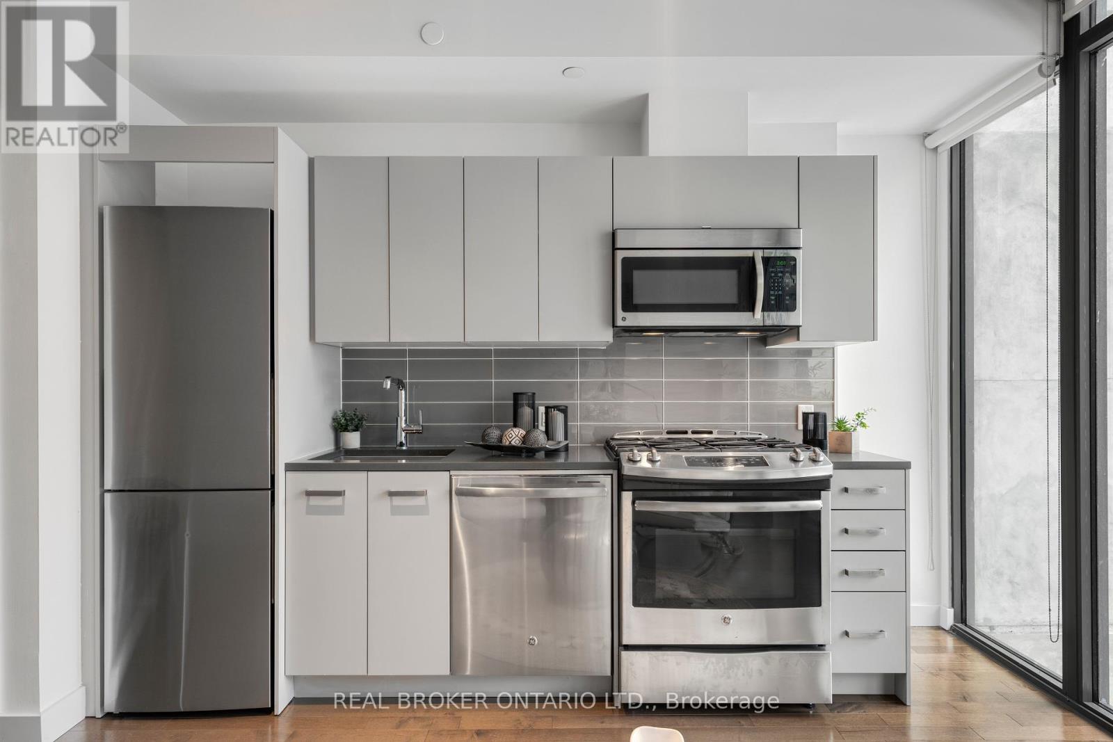 1208 - 224 Lyon Street N, Ottawa, Ontario  K1R 0C1 - Photo 10 - X12354099