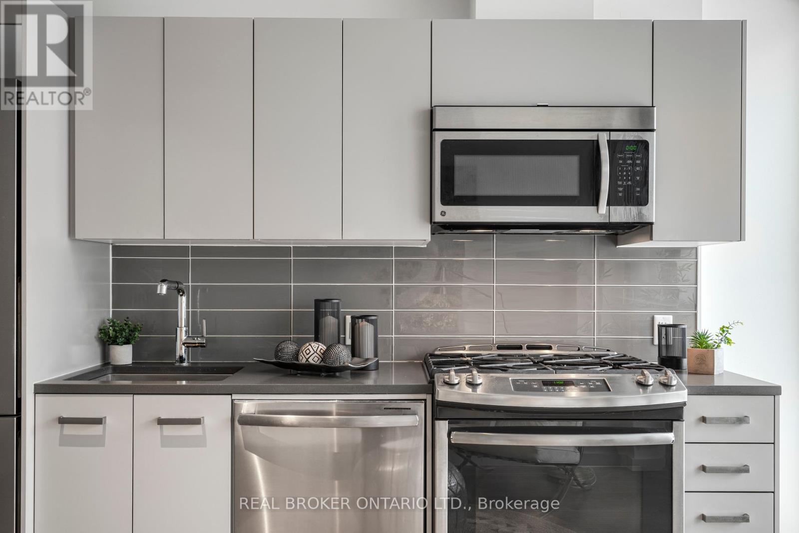 1208 - 224 Lyon Street N, Ottawa, Ontario  K1R 0C1 - Photo 11 - X12354099