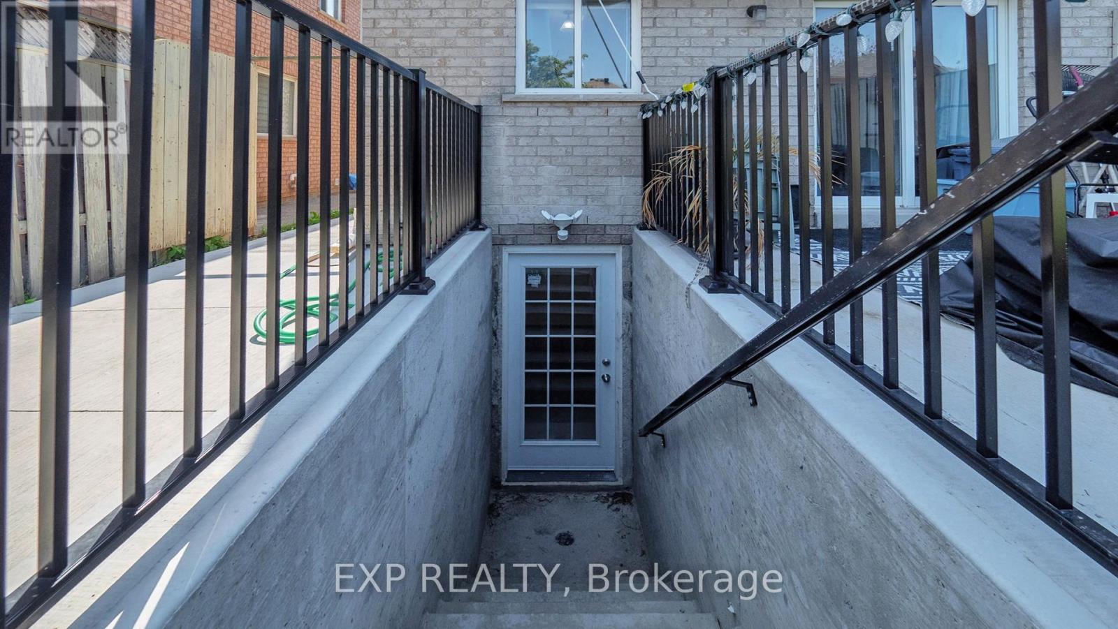 Bsmt - 33 Native Landing, Brampton, Ontario  L6X 5B1 - Photo 28 - W12354097