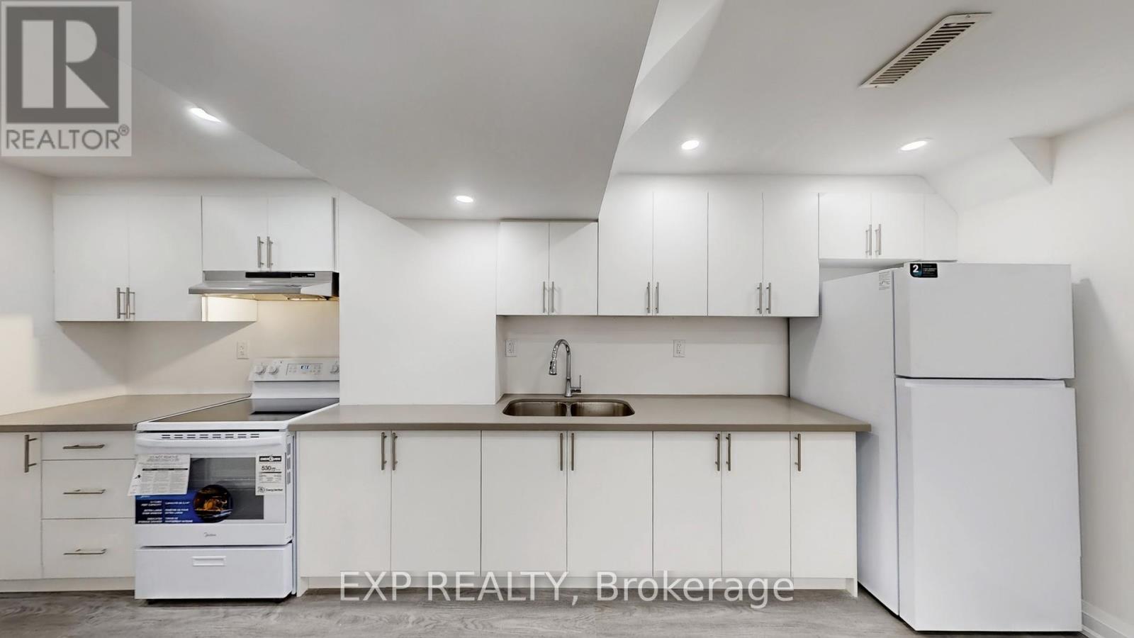 Bsmt - 33 Native Landing, Brampton, Ontario  L6X 5B1 - Photo 9 - W12354097