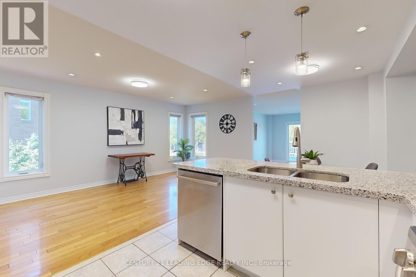 58 Redkey Drive, Markham, Ontario  L3S 4R4 - Photo 6 - N12354118