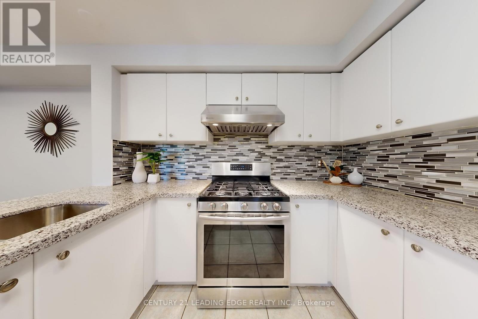 58 Redkey Drive, Markham, Ontario  L3S 4R4 - Photo 8 - N12354118
